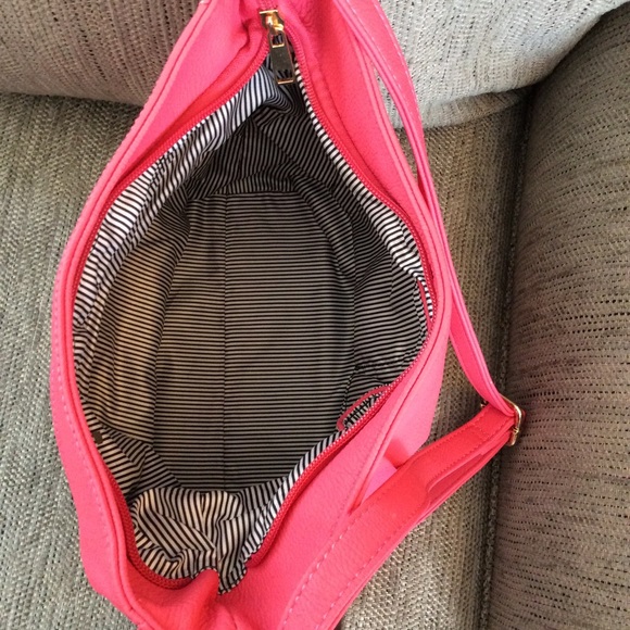 Zip Colorblock Crossbody Bucket Satchel - Picture 5 of 5